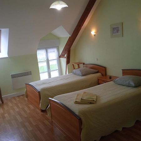Chambres D'Hotes Le Petit Angle Saint-Broladre Exterior photo